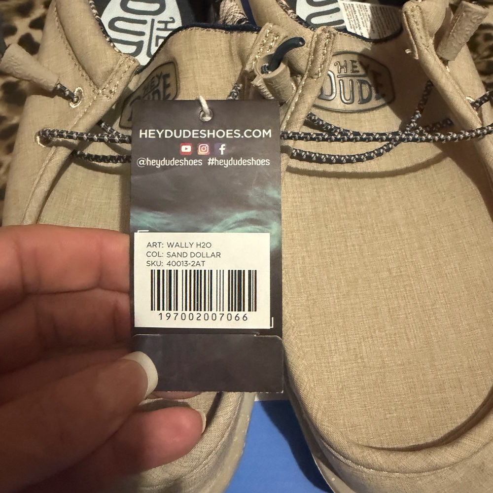 Hey Dude Sand Dollar Wally Shoes - Picture 2 of 5